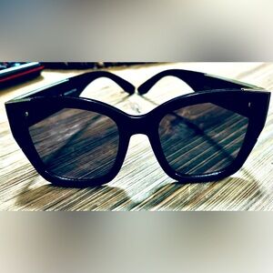 Foster Grant Women's Square Fashion Sunglasses Black